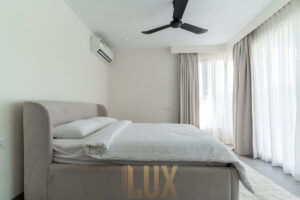 Front-Bedroom-Near-Parking-5